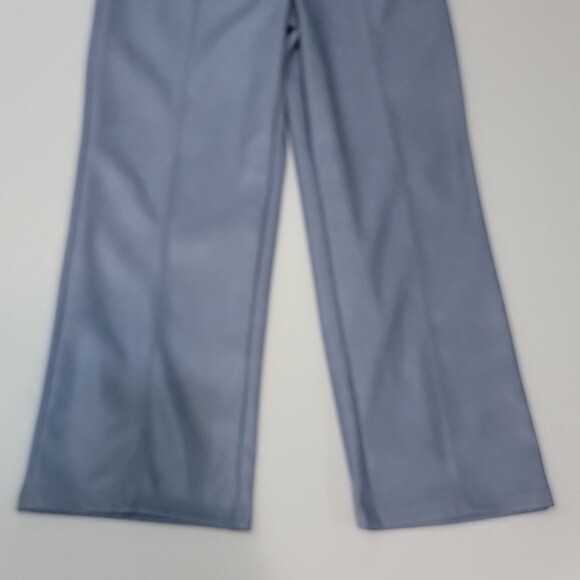 7 FOR ALL MANKIND Blue Faux Leather Cropped Leg Pants NWT size L - Picture 3 of 13